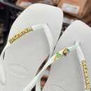 Havaianas Slim Square + Placa Logo + Pin Tucano e Coqueiro