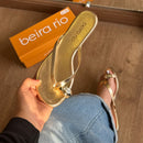 Sandália Beira Rio Rasteira Detalhe Dourado no Dedo 8384.767