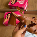 Sandália Dakota de Salto Bloco Detalhe Dourado Y9203