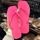 Chinelo Havaianas Logo Pop Up + Pin Tartaruga e Estrela