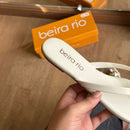 Sandália Beira Rio Rasteira Detalhe Dourado no Dedo 8384.767