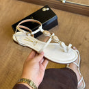 Sandália Vizzano Rasteiras Adornos nas Tiras 6235.1721